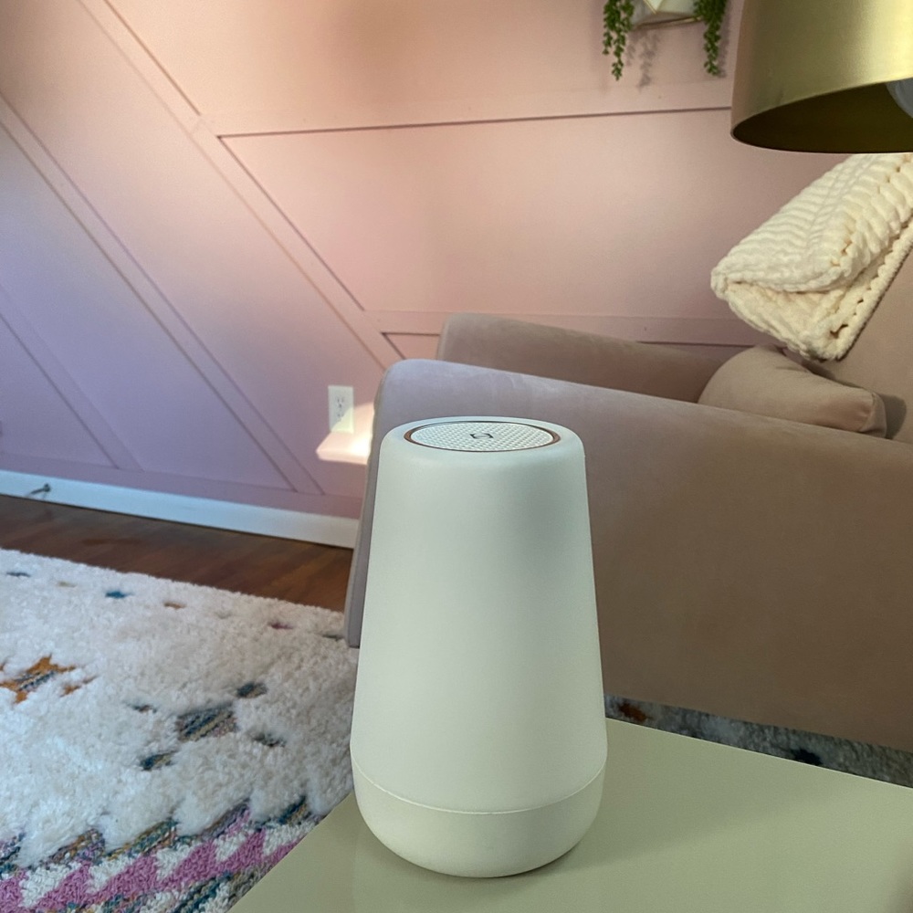 Hatch Rest Plus - noise / sound machine and night light